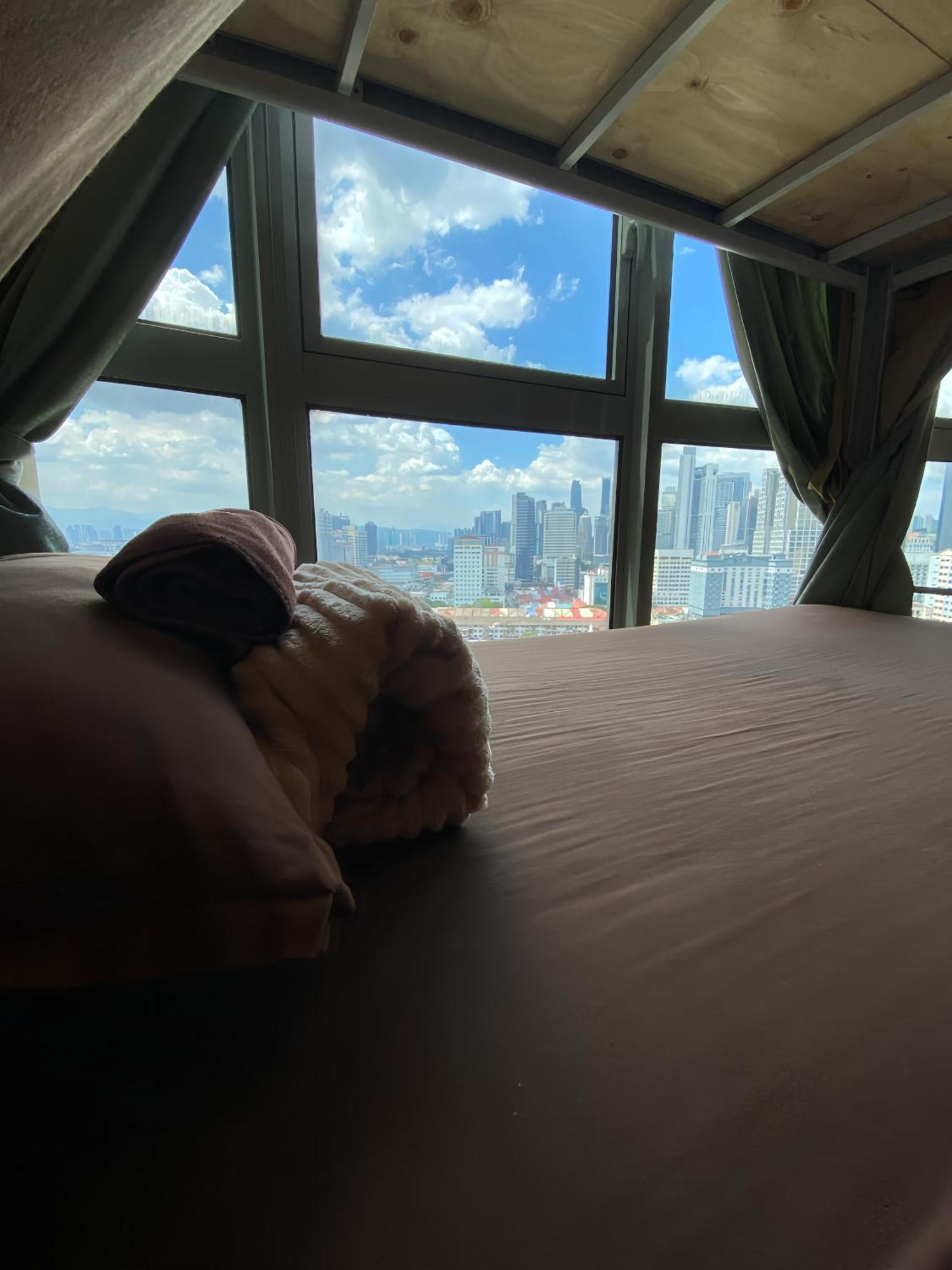 Posto Letto in Dormitorio Misto con 10 Letti