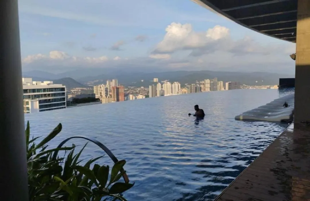 Eaton Residences Klcc By Luna-1
