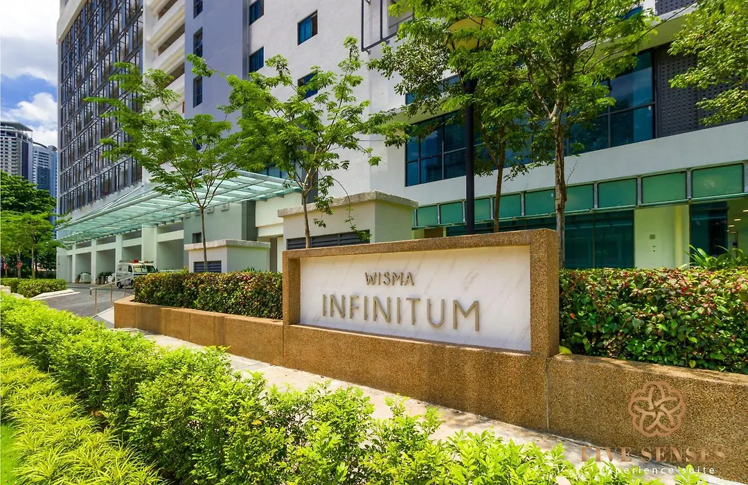 The Colony & The Luxe Signature Suites, Klcc-1