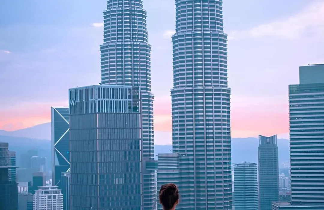 The Colony Infinitum By White House Klcc-1