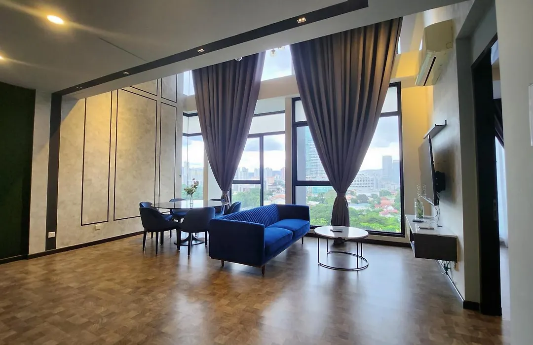 Expressionz Professional Suites By Aurora Summer Suites-1