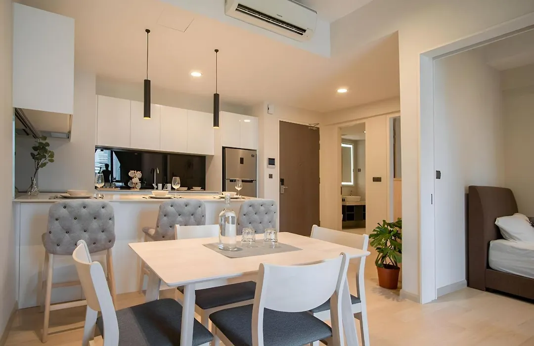 Premier Suites Twin Towers At Star Residences-1