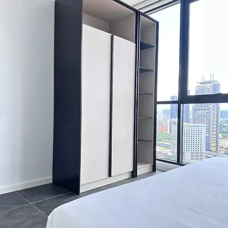 Infinity Pool Scarletz Suites Klcc-3