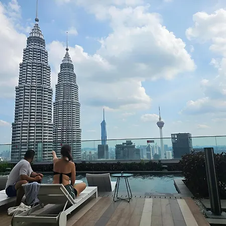Premier Suites Twin Towers At Star Residences-2