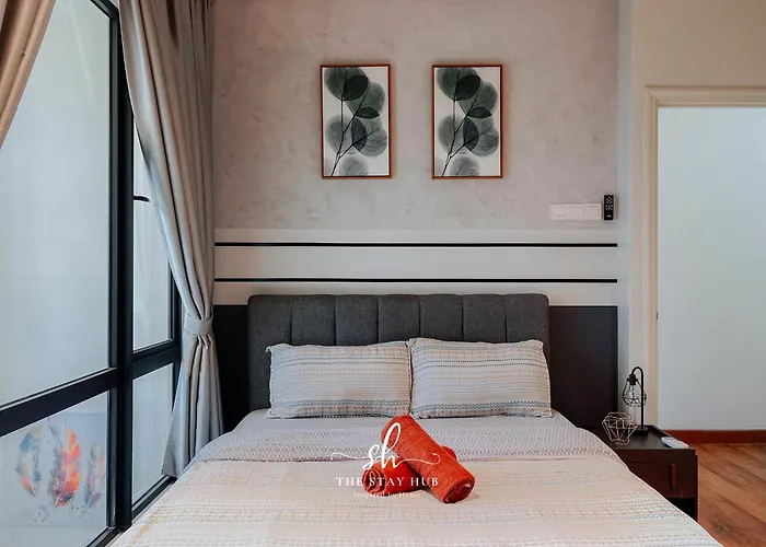 Arte Mont Kiara Luxury Suite With Heated Jacuzzi Pods - Free Parking - Next To Mitec- By The Stay Hub