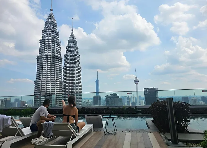 Premier Suites Twin Towers At Star Residences