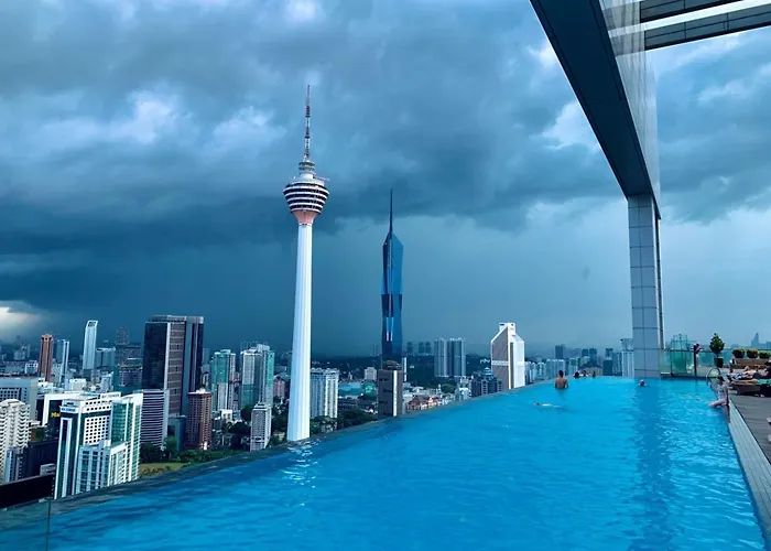The Platinum Suites Klcc By Sky Pool Kuala Lumpur, Malaysia