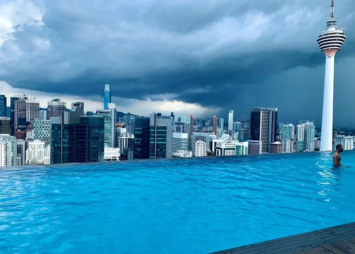 The Platinum Suites Klcc By Sky Pool