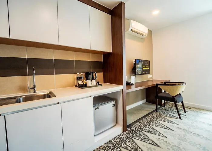 Utm Hotel & Residence